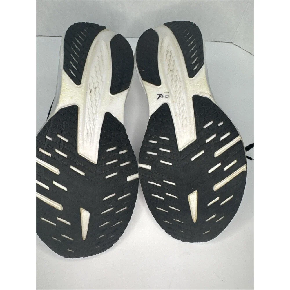 Brooks Launch 11 Women’s 8.5 Black White Running Shoes 1204391B087 Sneakers